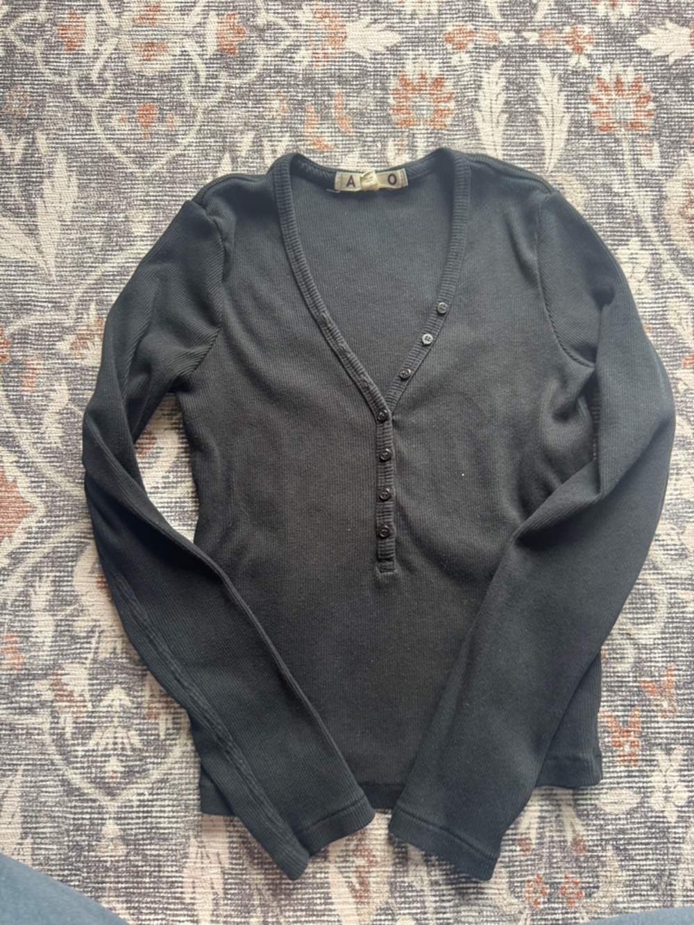 AMO size small Black Buttoned V‑Neck Ribbed Henley top